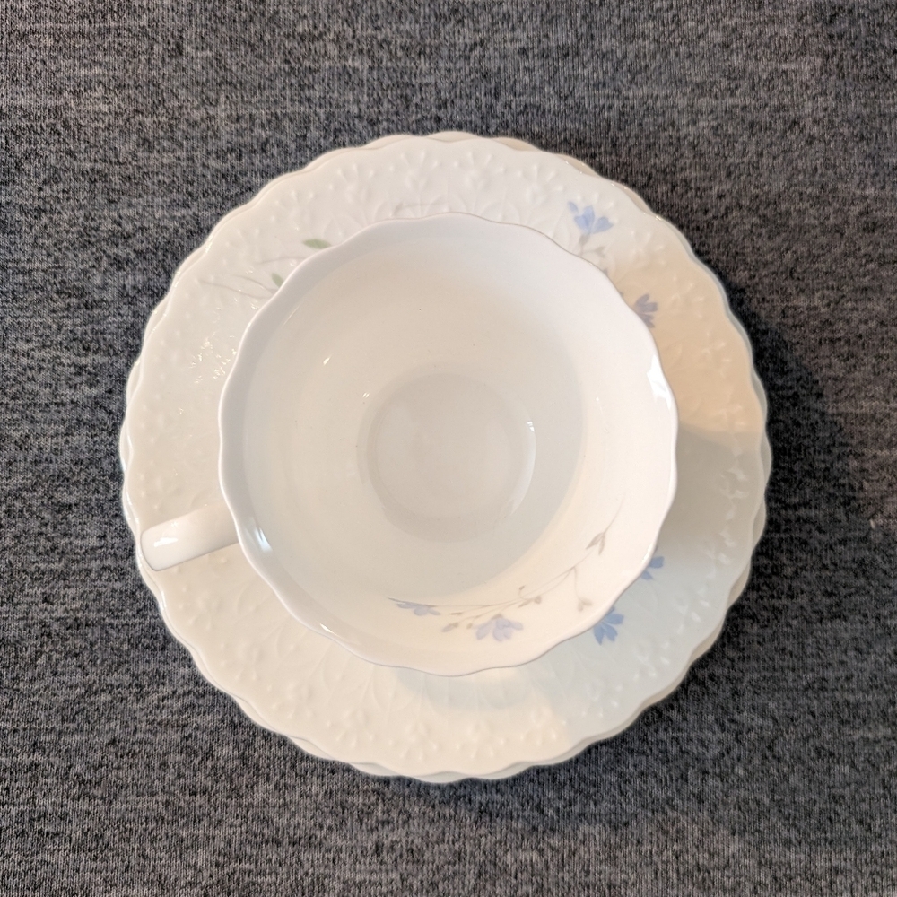 Mikasa Bone China, April Rose, Cup, Saucer, and Dessert/Bread Plate Trio - Picture 2 of 4